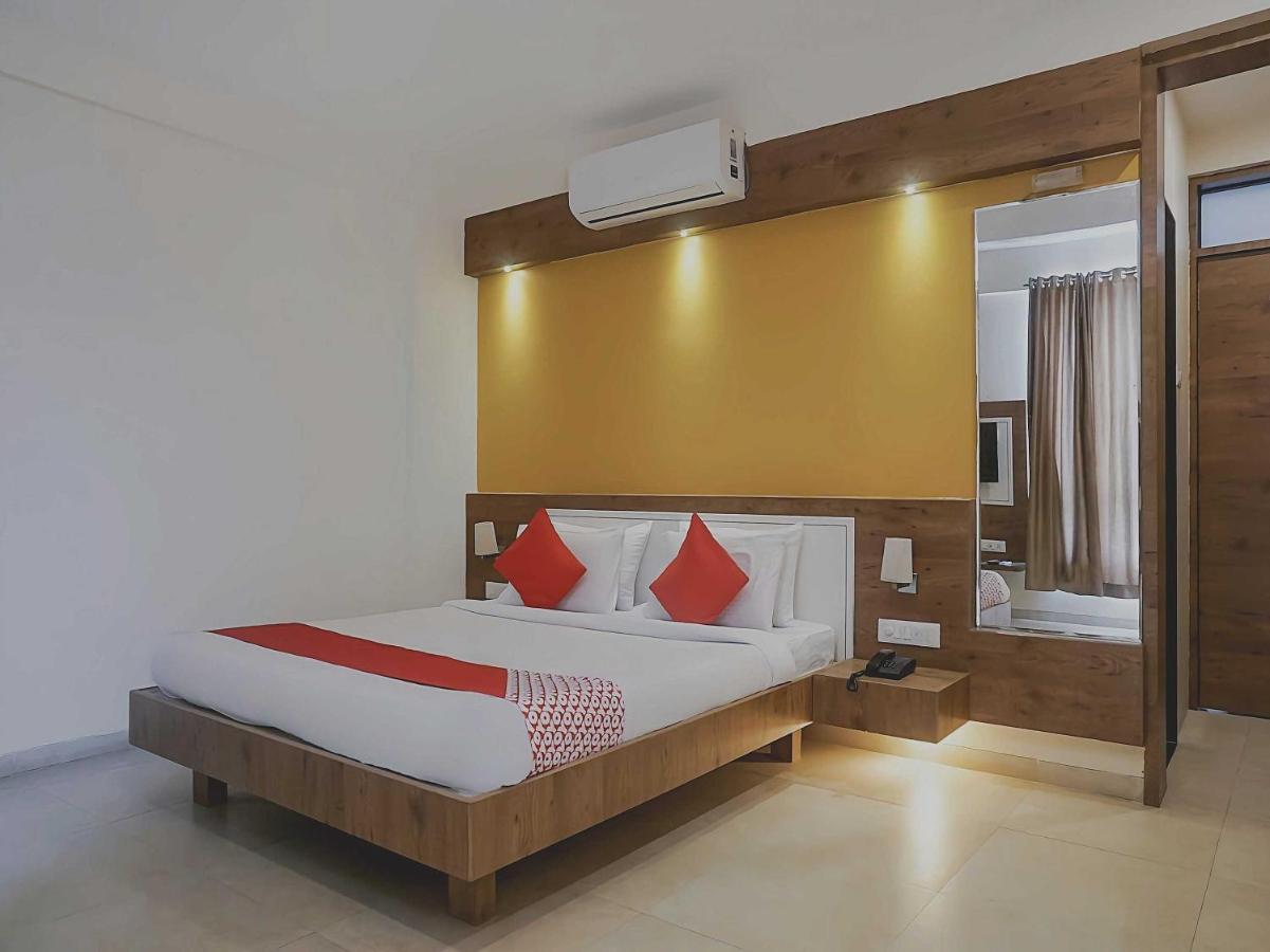 Collection O Sanskruti Resort Shirdi Exteriör bild
